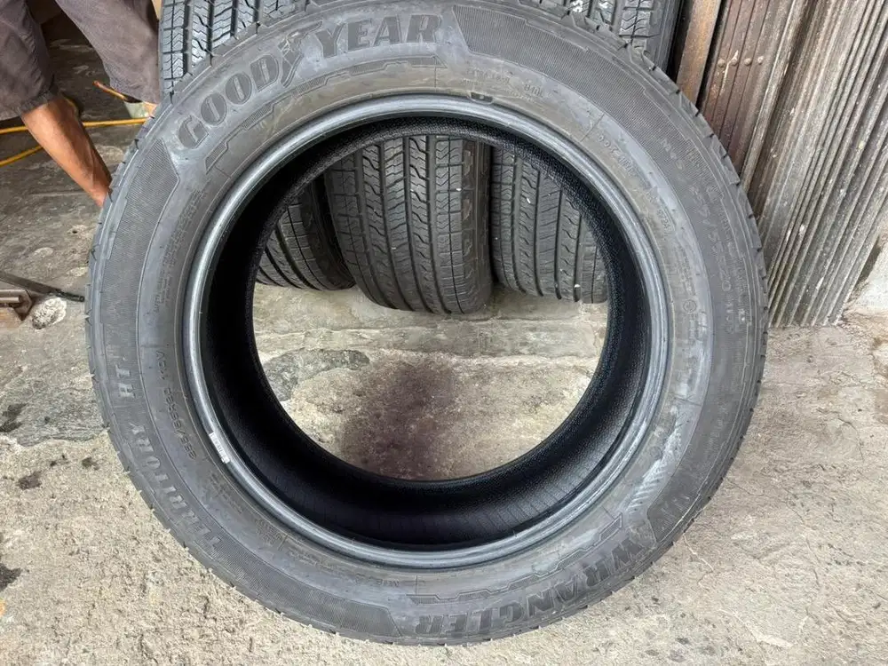 BAN GOODYEAR R.20