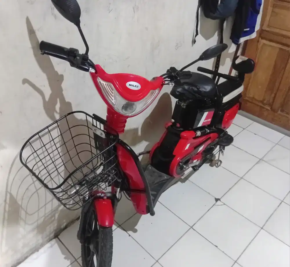 Sepeda listrik merk united milez