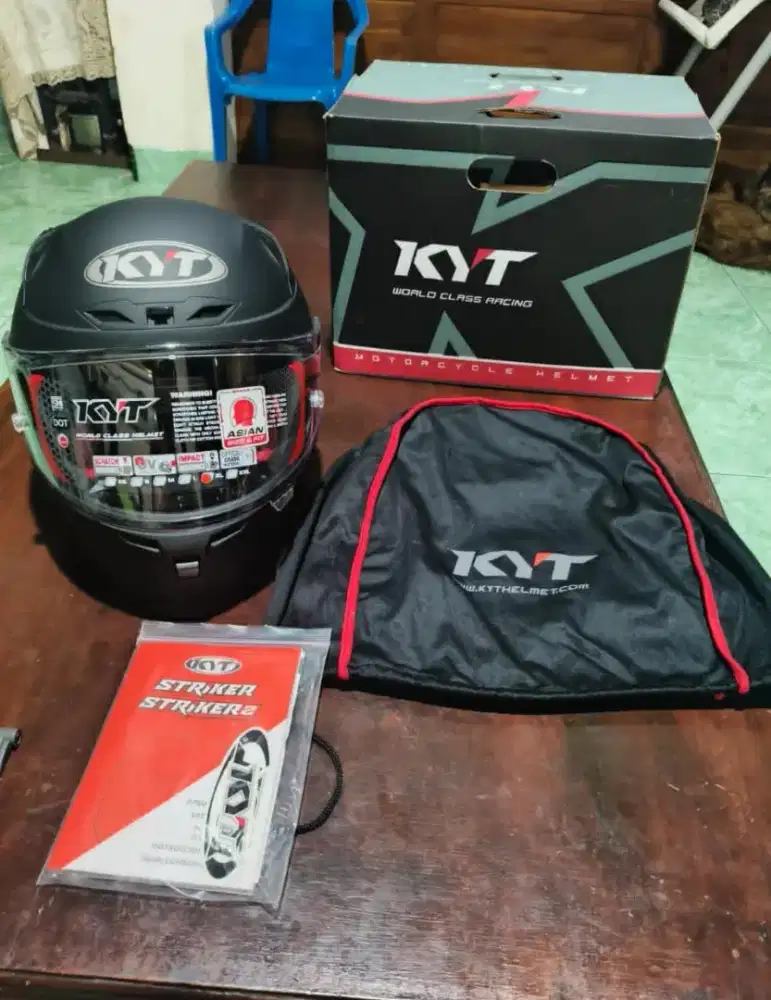 Helm KYT Striker - XL