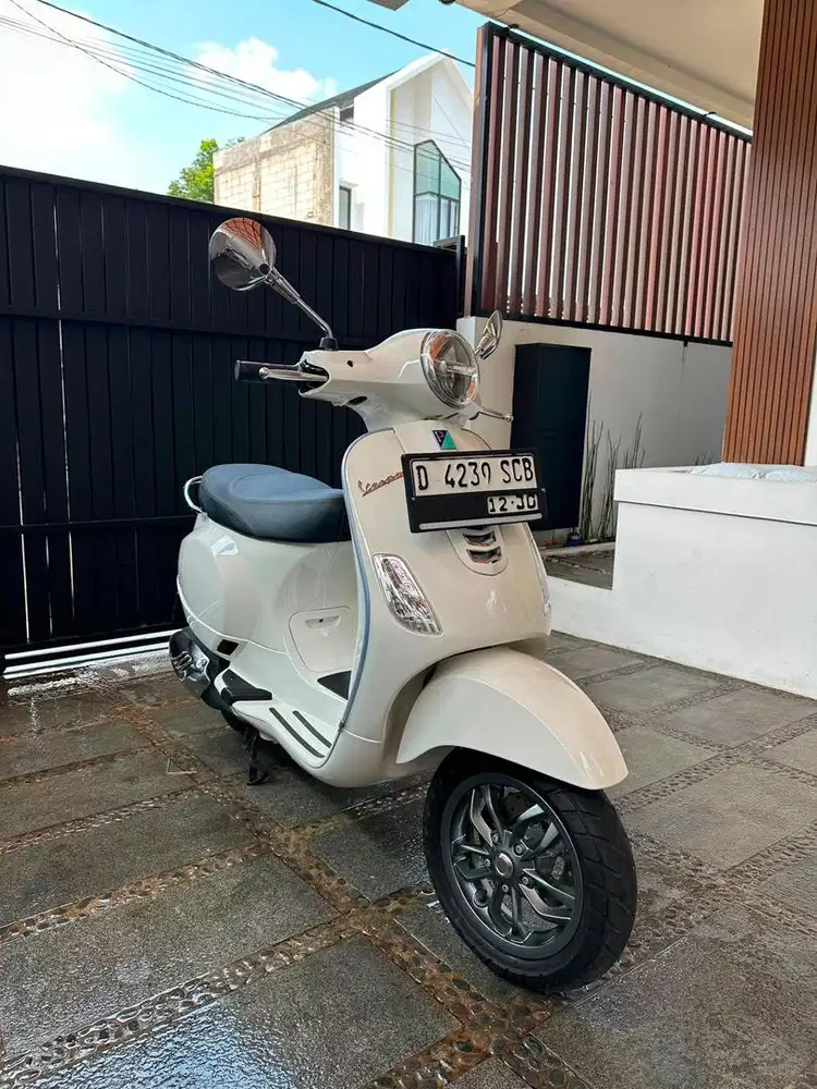 Vespa like new km rendah