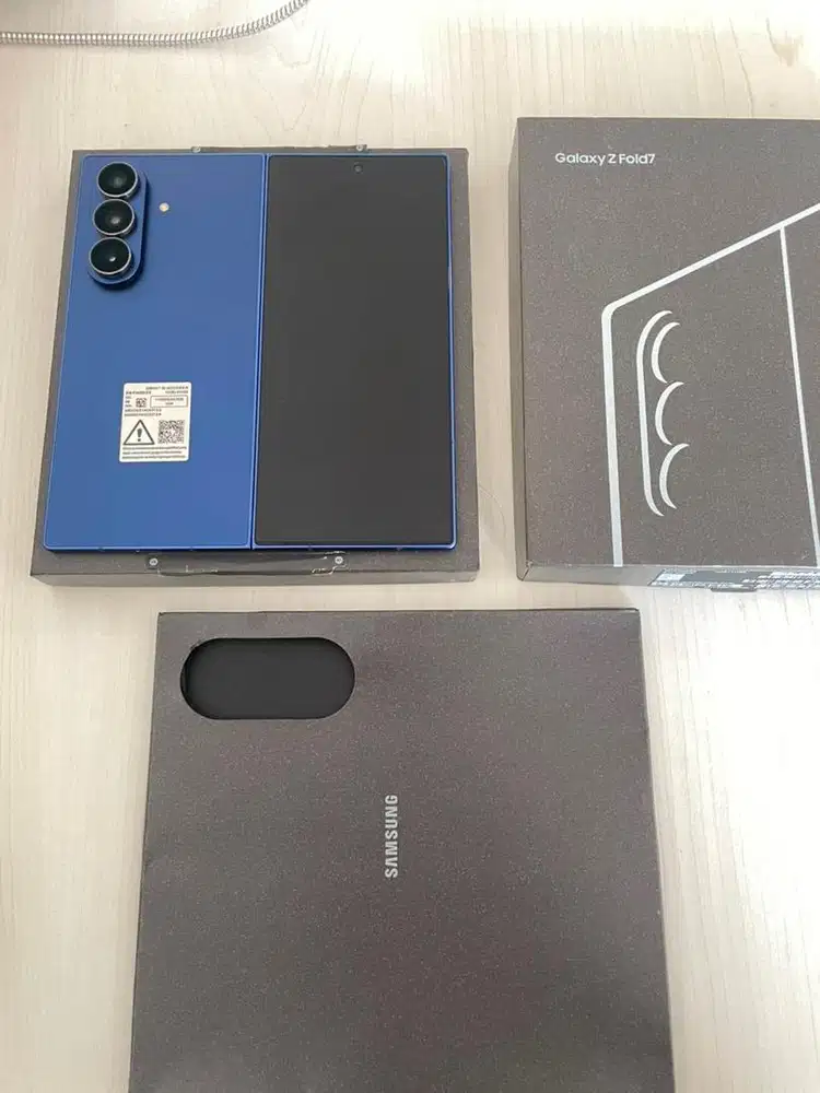 Samsung Z Fold 7 512gb Like New