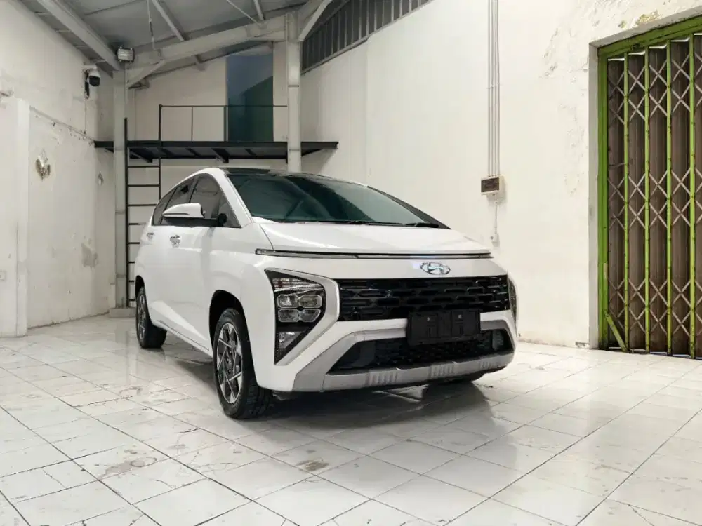 STARGAZER PRIME 2022 7 SEATER LOW KM