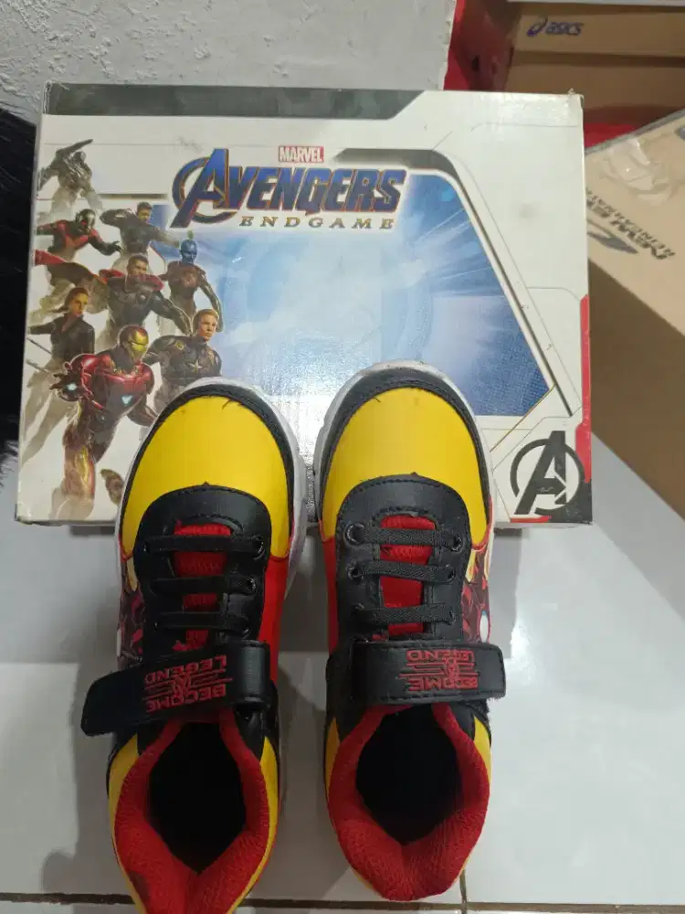 Sepatu Avengers End Game