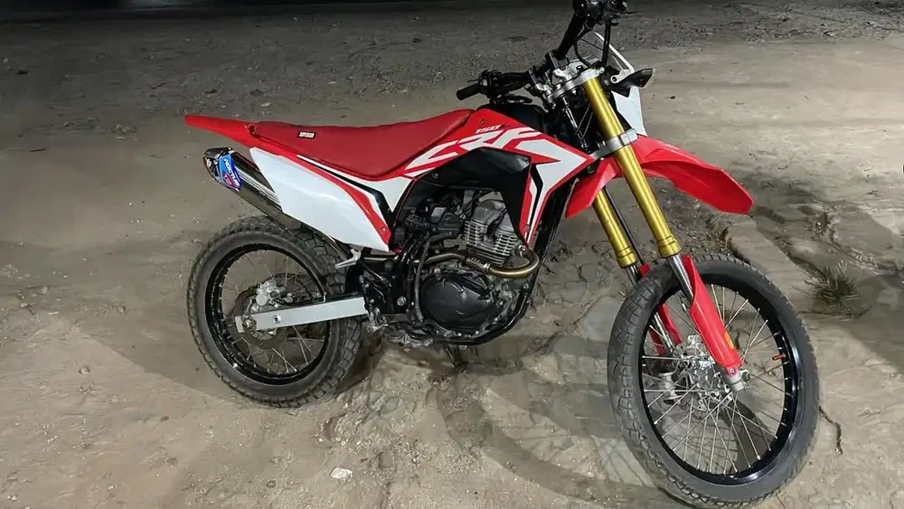 JUAL CEPAT CRF 150L TAHUN 2021