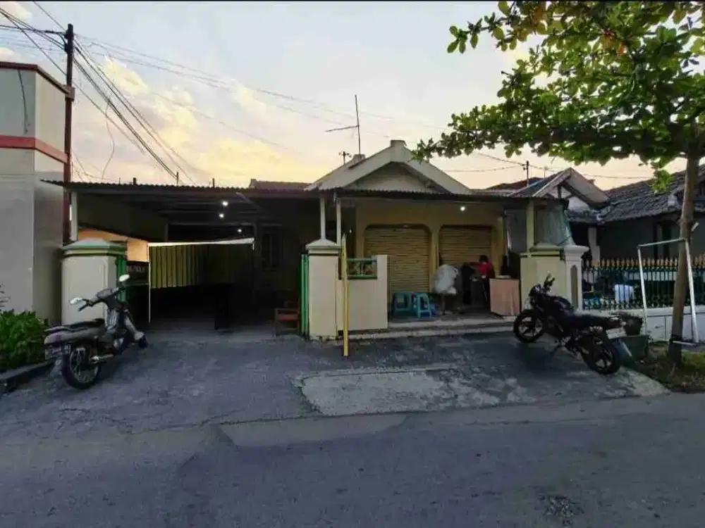 Rumah Tepi Jln Strategis Dekat Taman Jayawijaya Mj9 Solo