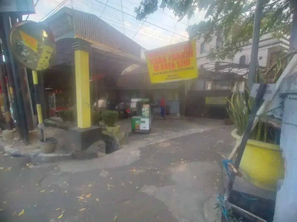 Lengkong, Karapitan. Rumah Hitung Tanah Posisi Hoek Lokasi Strategis di Tengah Kota Bandung