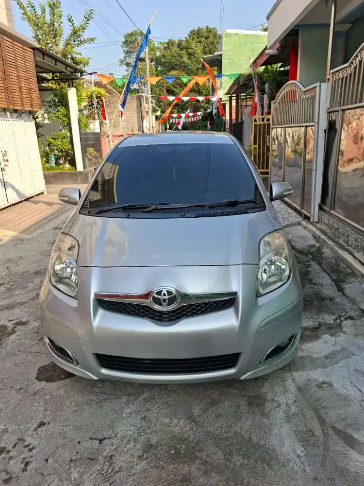 Yaris  type E 2010 Transmisi Automatic
