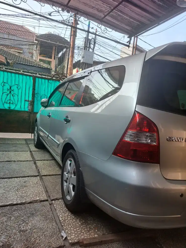 GRAND LIVINA 1.5 XV MATIC 2010