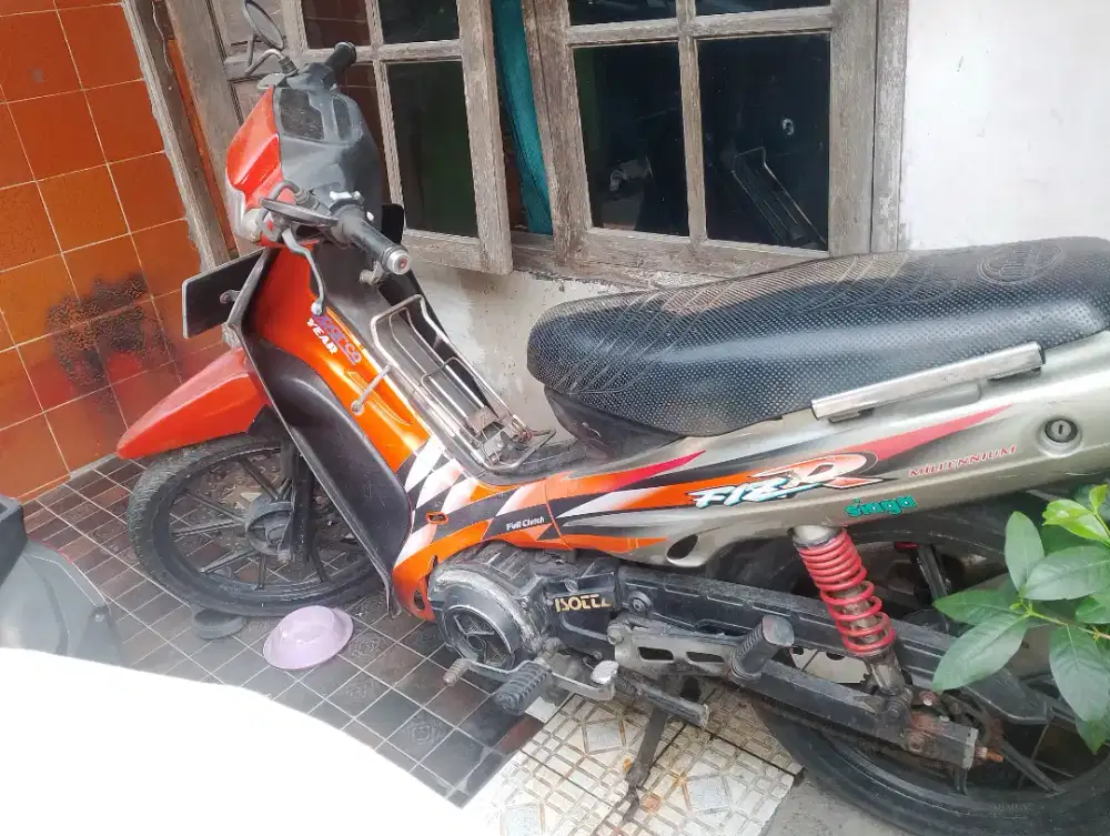 F1ZR tahun 2000