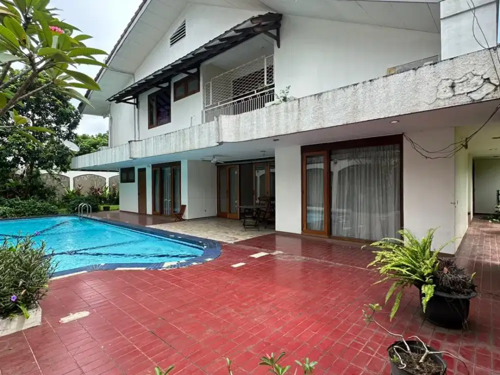Dijual Rumah Besar 2 Lantai Ada Swimming Pool Lokasi Strategis Dekat Cilandak Town Square di Cilandak Jaksel Rn 18188