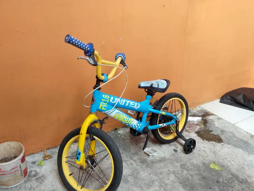 jual sepeda anak BMX ring 16 + roda bantu