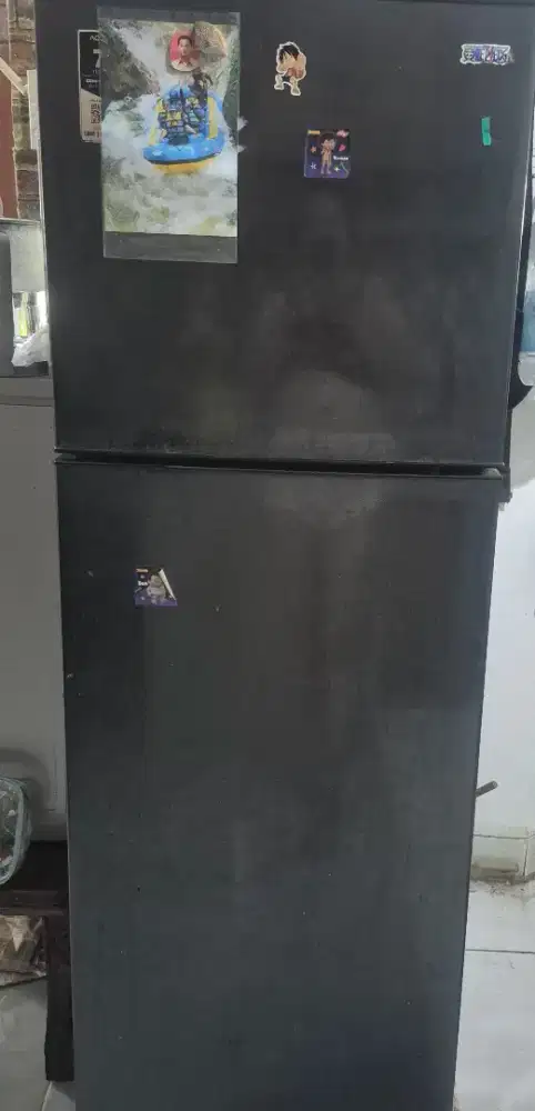 kulkas 2 pintu merk aqua