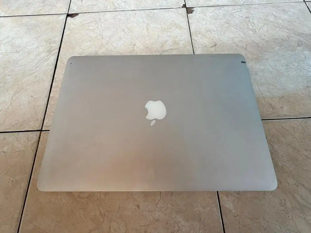 Kondisi mati total Macbook Pro Mid 2015 i7 16/512 GB
