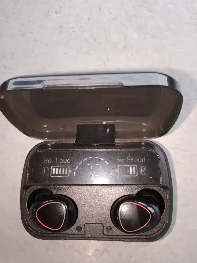 DIJUAL MURAH HEADSET BLUETOOTH KONDISI MSH BGS GAK ADA YG RSK