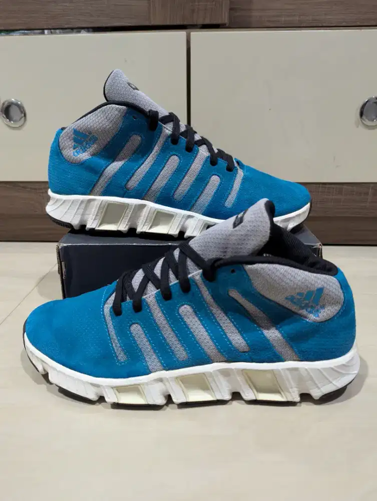 Sepatu Adidas climacool preloved size 44