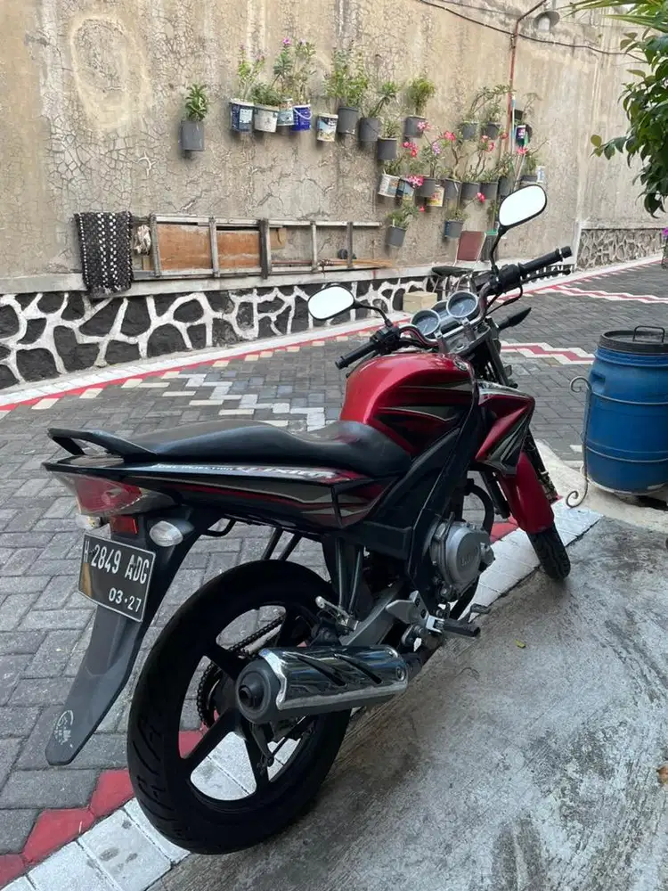DIJUAL VIXION MERAH 2012 8,5 juta nego