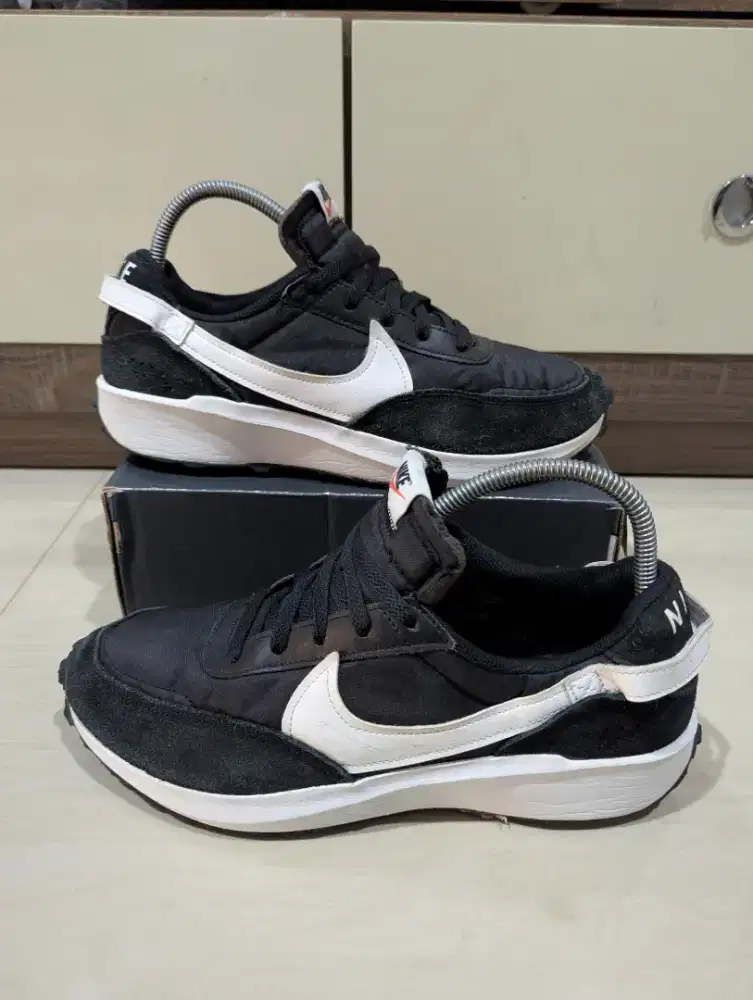 Sepatu Nike waflle debut size 44