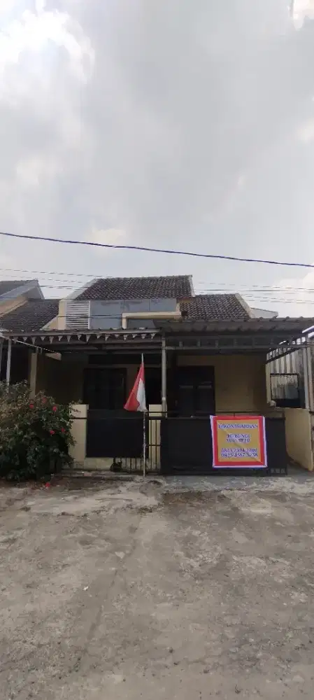DISEWAKAN RUMAH