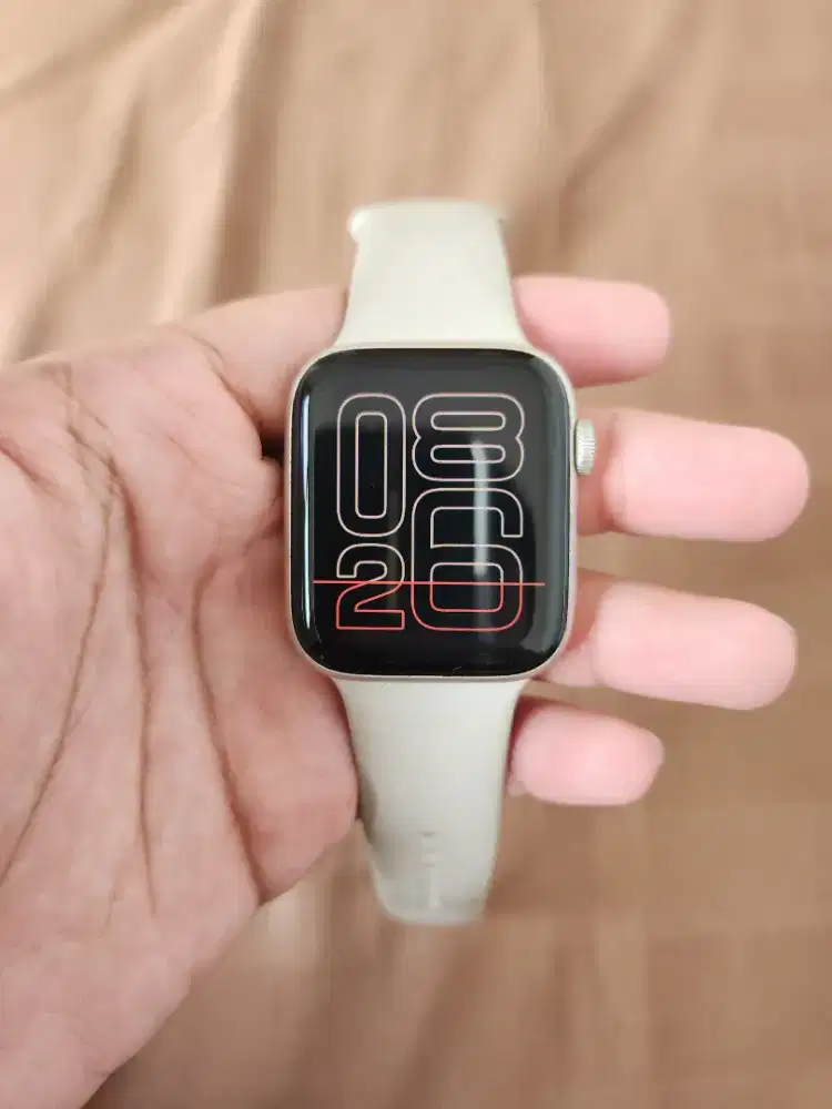 Apple watch SE gen2 44mm bh90% smartwatch charger only mulus pemakaian