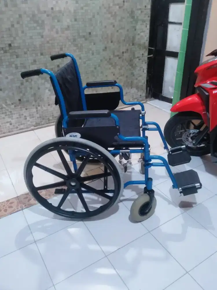 kursi roda normal