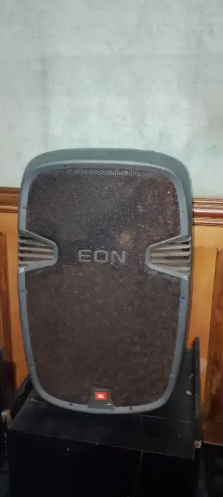 Speaker portabel aktif JBL EON315 ukuran 15 inci, HargaRp. 4 jt 1 Unit