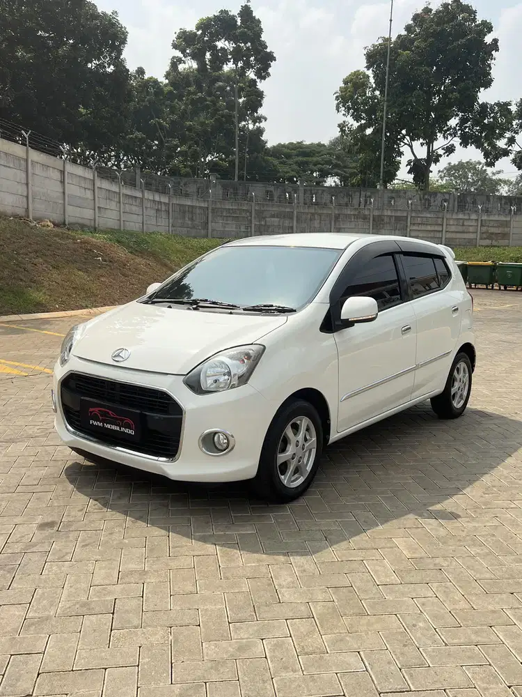 Daihatsu ayla 1.0 X AT 2015 putih, low km