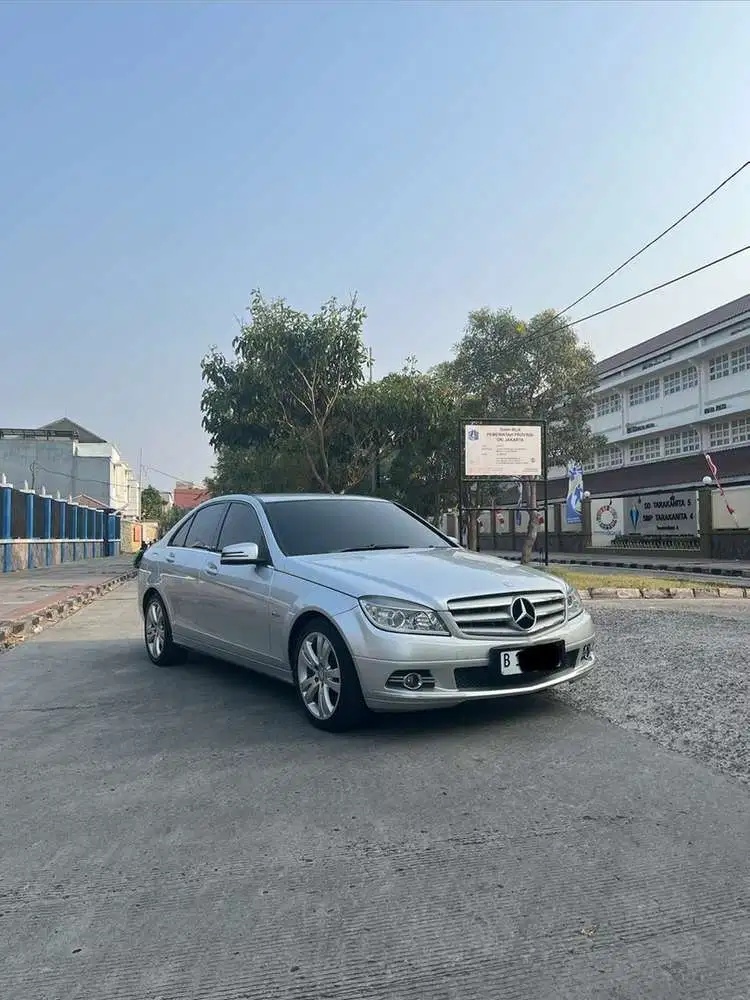 Mercedes-Benz C200 2011 Bensin