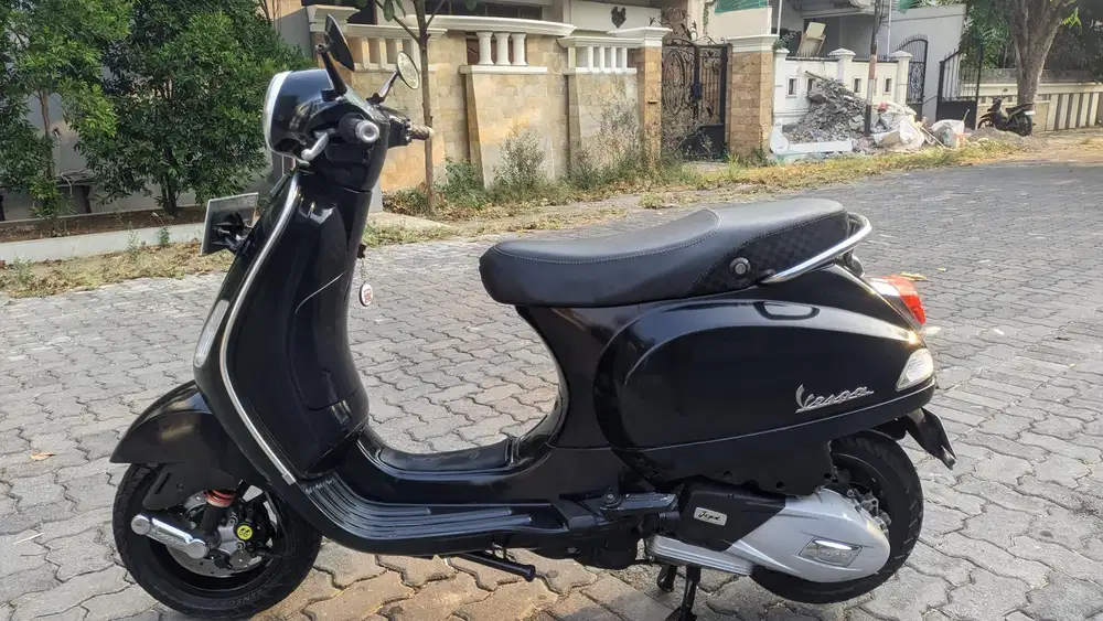 Vespa LX 125cc 2020 Hitam Metalik Km40Rban Orisinil