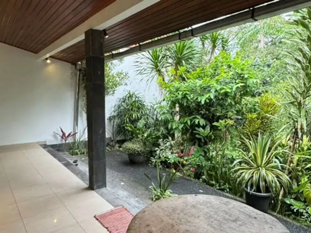 RUMAH DI PENESTANAN UBUD GIANYAR