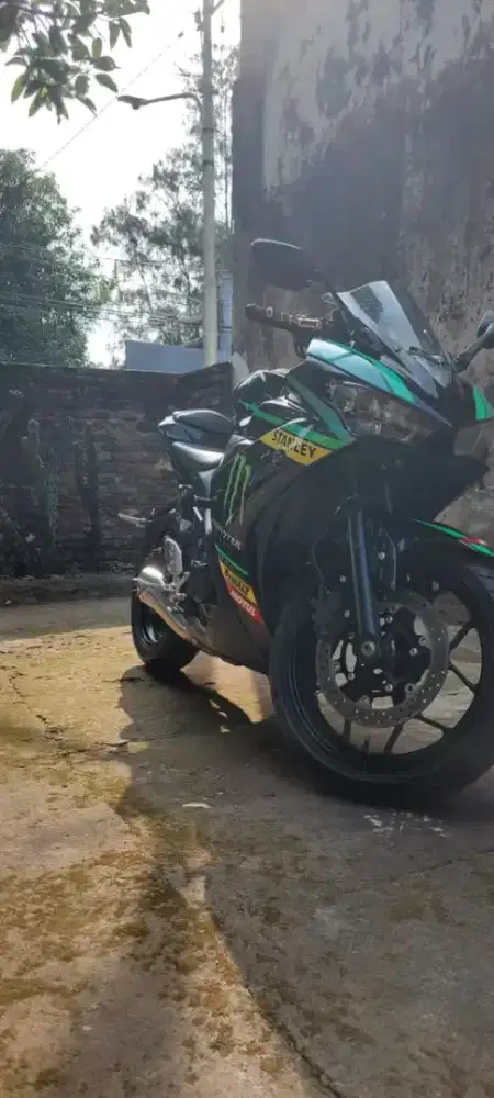 YAMAHA R25 SE simpanan