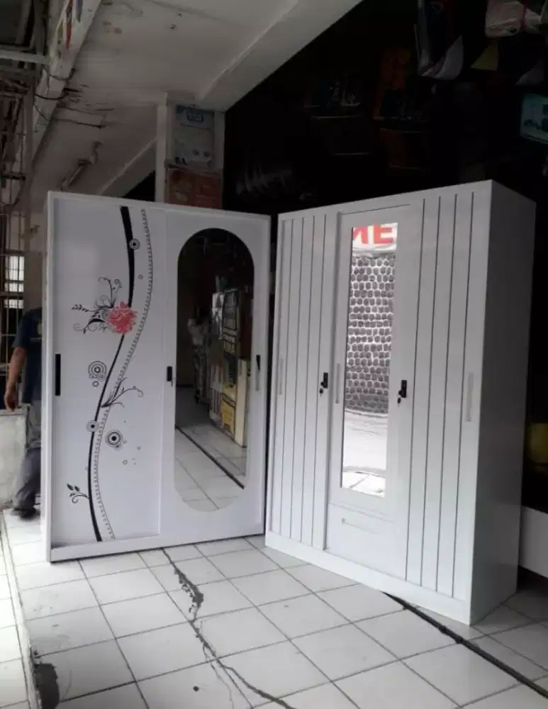 Lemari sleding 3 pintu