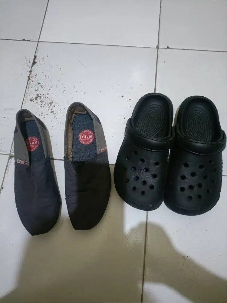 slip on merk wakai..sendal karet size 37