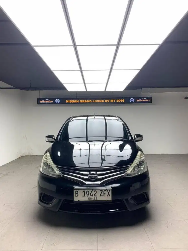 Nissan Grand livina SV at 2016