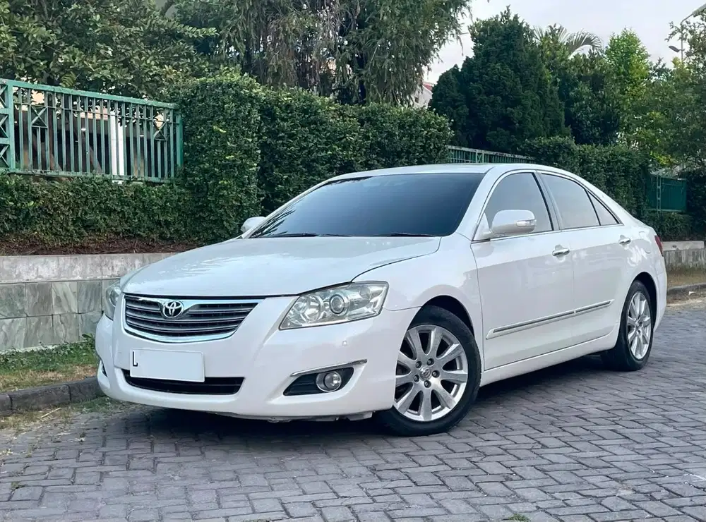 Toyota Camry 3.5 Q Bensin Matic 2006 Putih Plat L