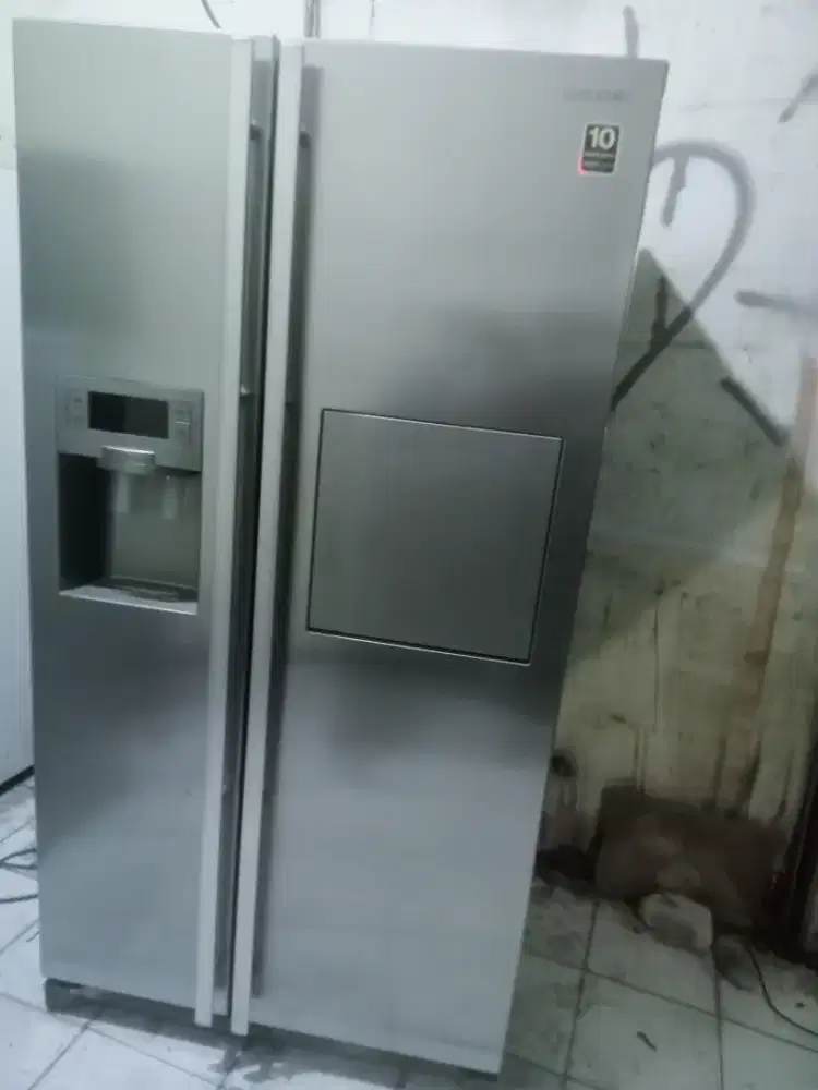 Di jual kulkas 2 pintu Side by side merk Samsung Normal SIAP PAKAI
