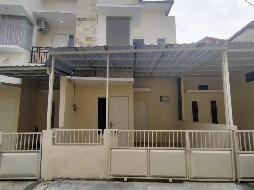 Rumah SHM belakang YKP Penjaringan Sari Area Medokan Carport 1 Mobil