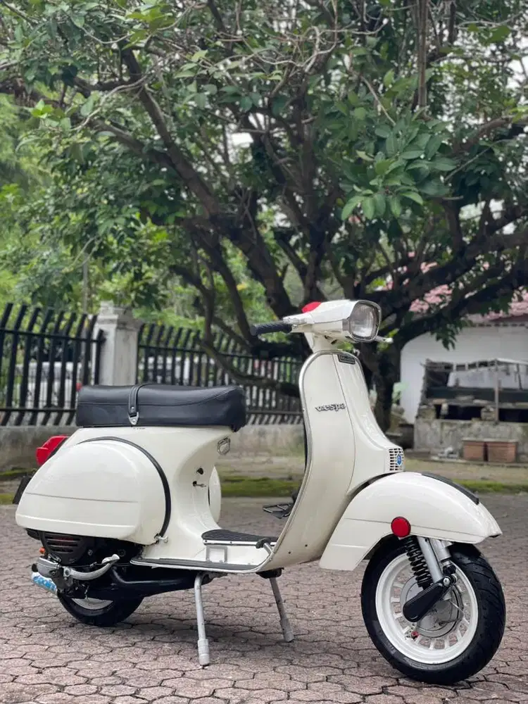 Vespa exclusive tahun 1984