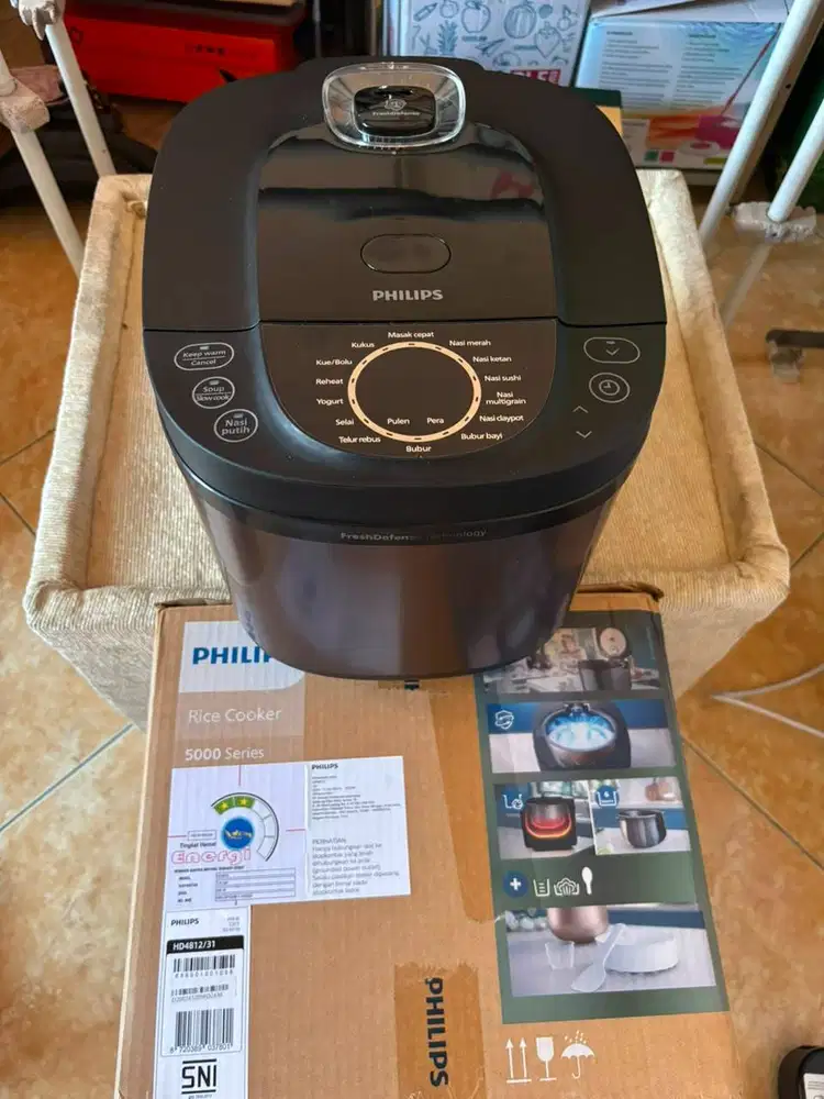 Philips Digital Rice Cooker 1.8 L HD4812/31