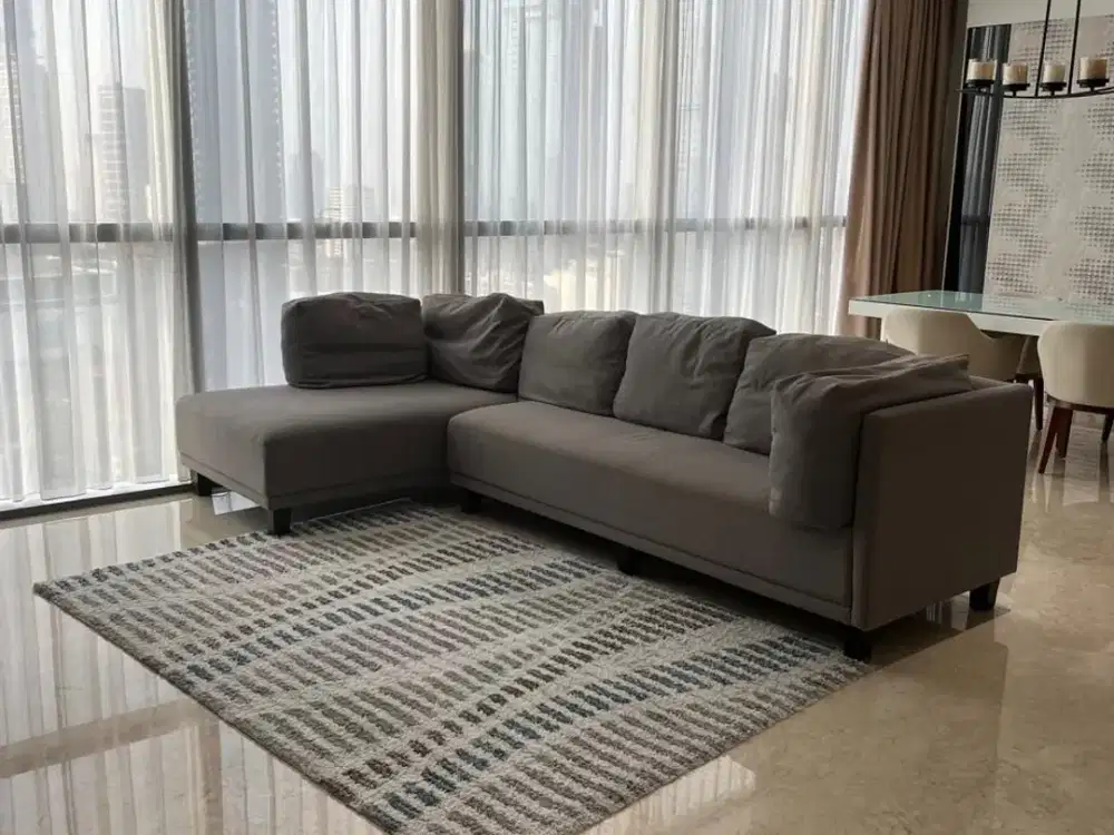 Sewa Apartemen Casa Domaine Jakarta Pusat 3+1 br – Best Price – Jakarta Pusat Good Furnished
