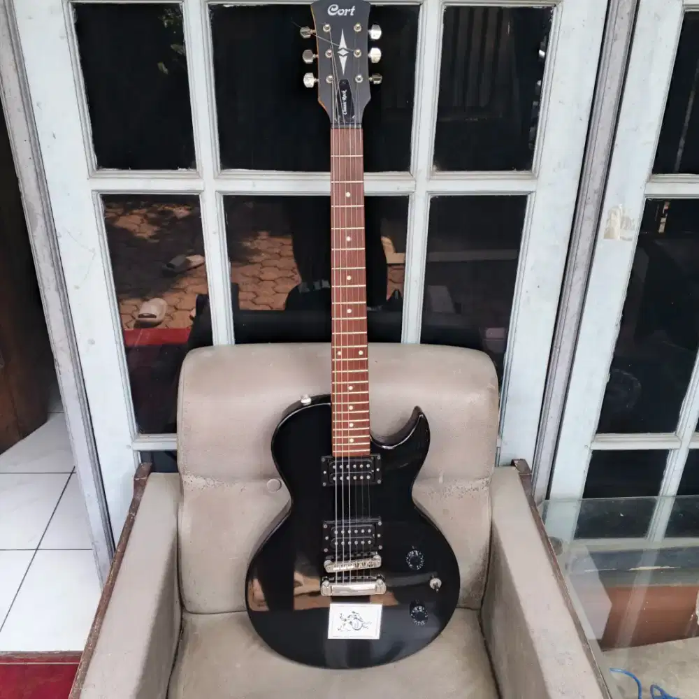 Electric guitar Cort cr 50