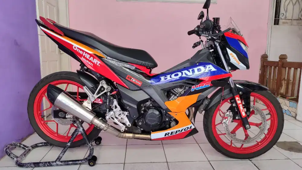 Honda sonic 150R