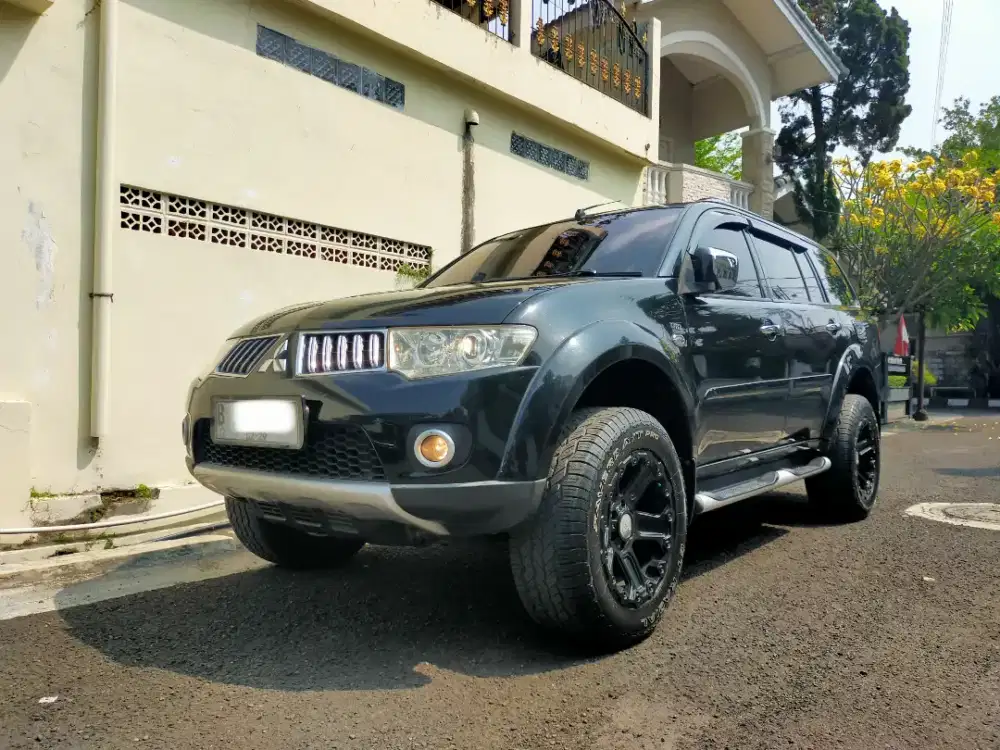Pajero sport AT exceed full original