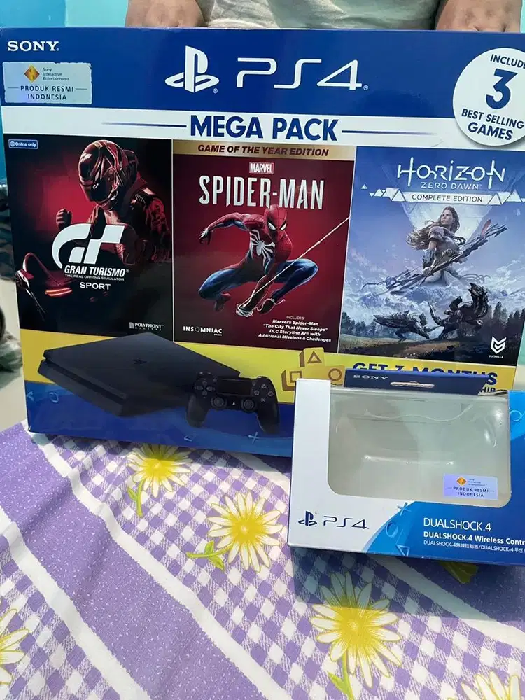 Jual cepat barang pribadi PS 4 + Kaset + Smart TV