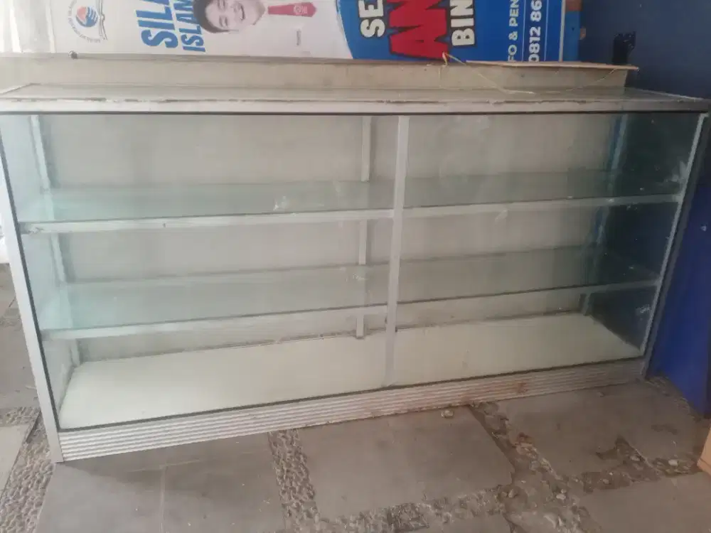 Dijual etalase murah