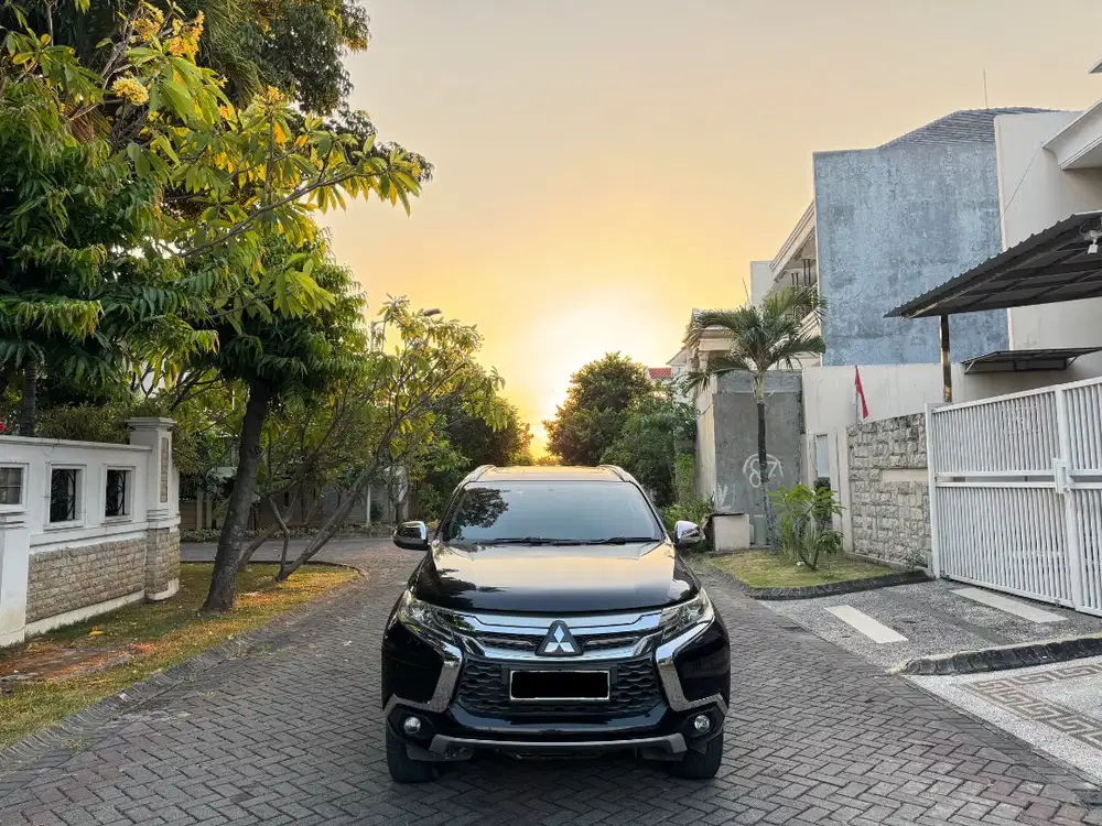 Mitsubishi Pajero Dakar 4x2 Diesel Matic 2016 Hitam CBU Plat B