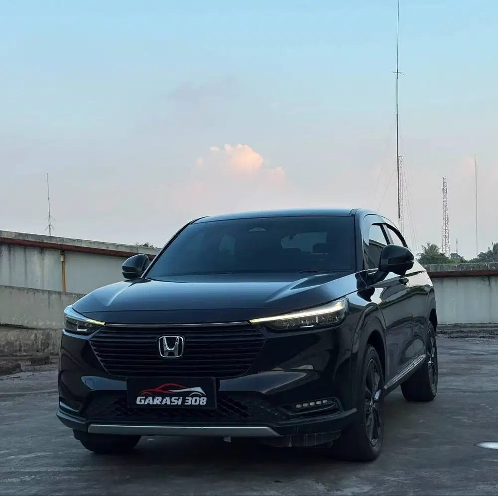 All New Honda HRV SE CVT 2023 HR-V Hitam Km 30 rb pajak 08-2027