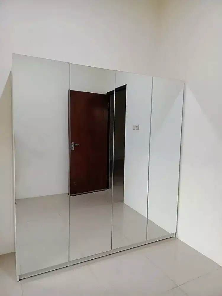 LEMARI 4 PINTU FULL CERMIN