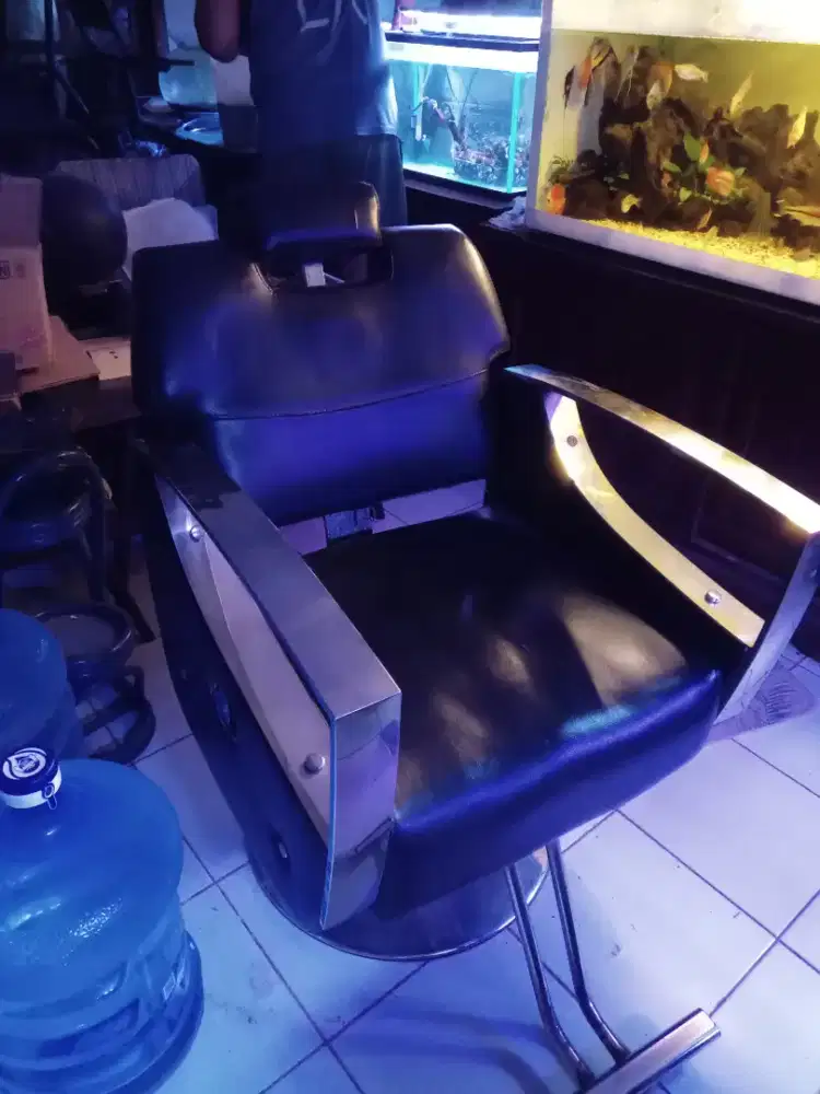 Kqmi juql kursi  bekas utk salon
