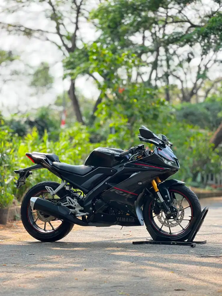 YAMAHA R15 V3 HITAM 2019 KM 13K SUPER MULUS