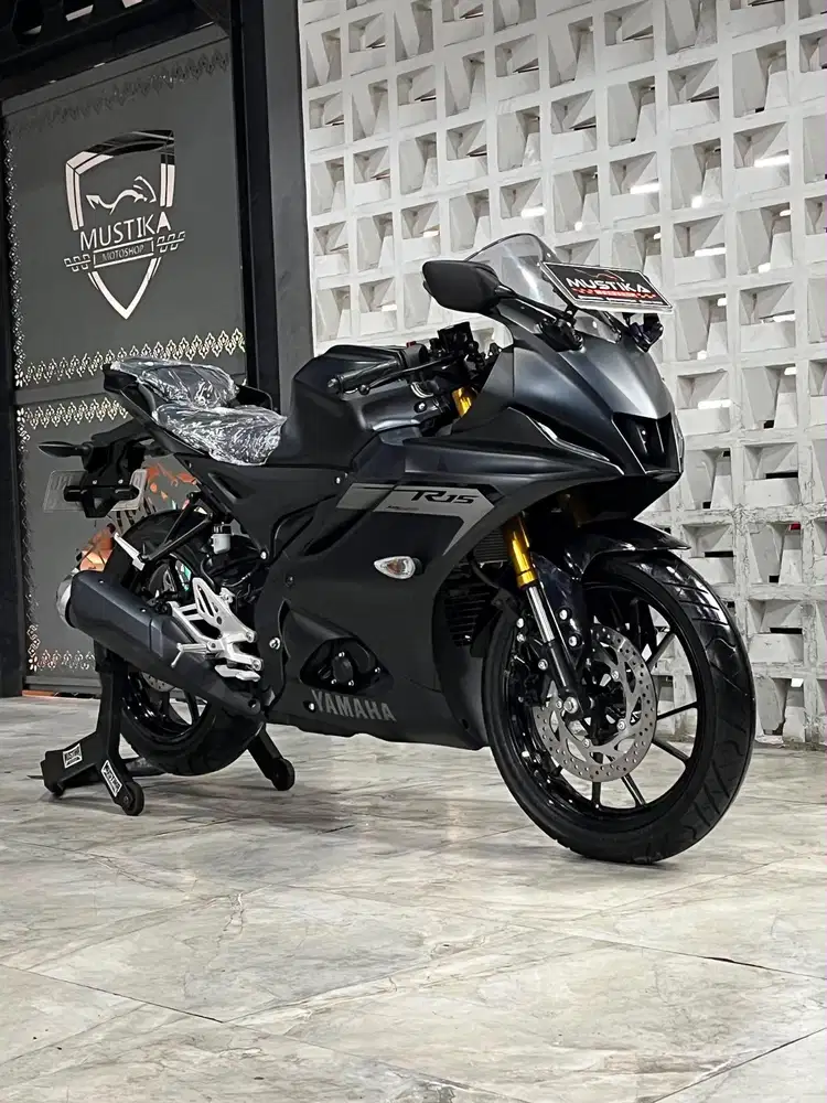 Super istimewa!!Yamaha R15 V4 th 2025 - Ayu Mustika